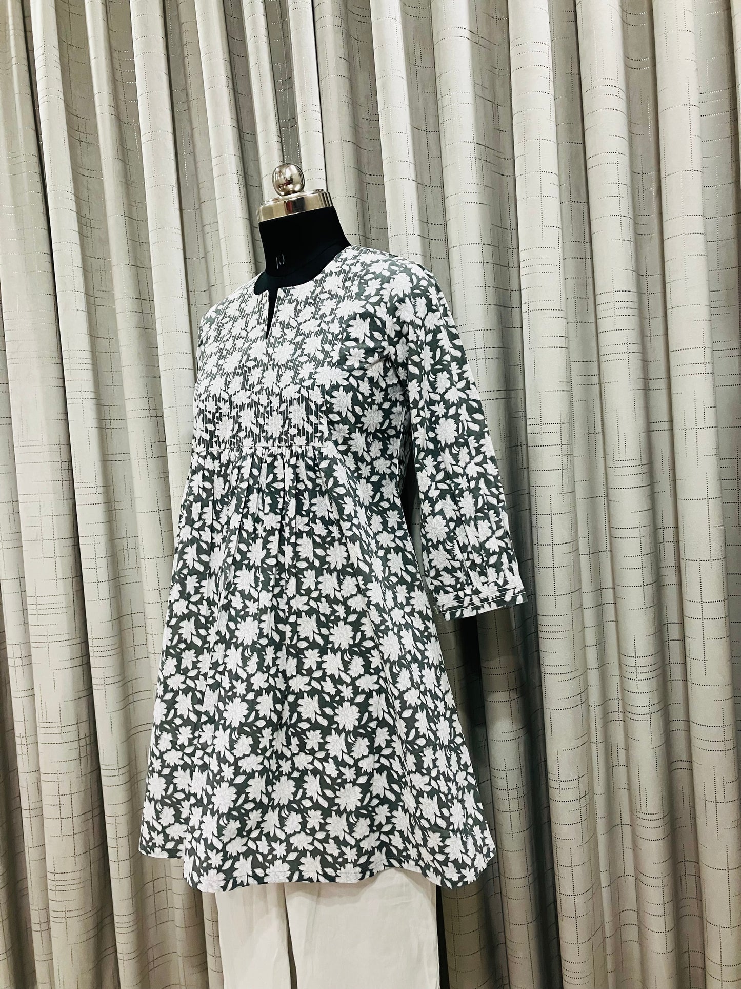 Grey Floral Printed Short Kurti Set